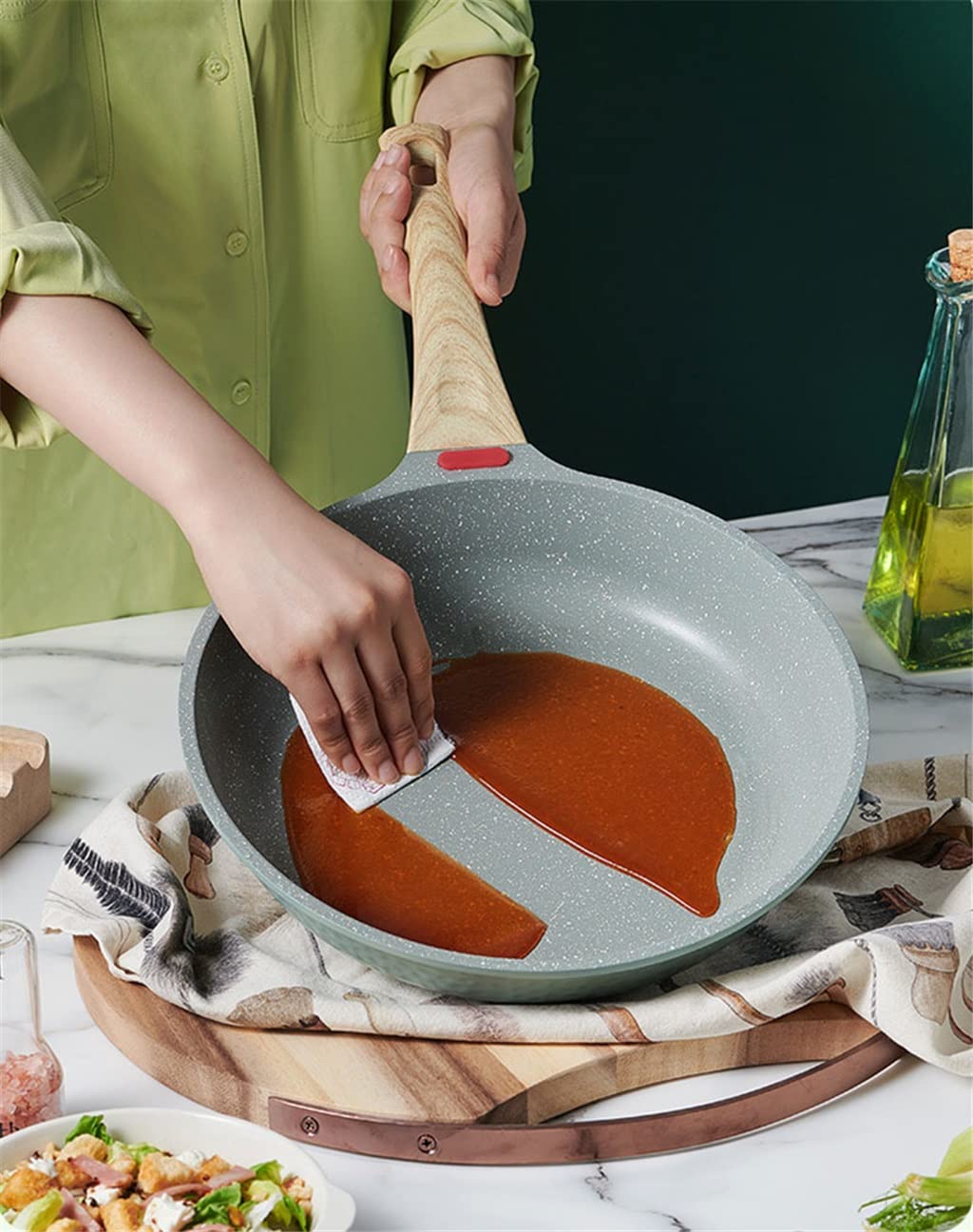 20cm Nonstick Frying Pan with Lid for Induction Cooking